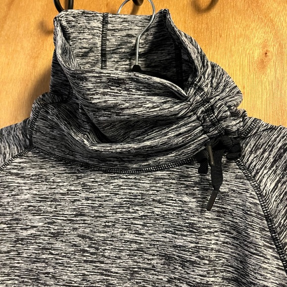 Eddie Bauer Turtleneck Midlayer - Picture 2 of 6